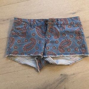 Patterned shorts